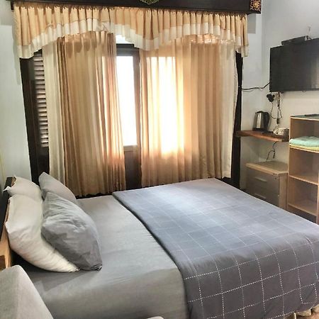 Kayuna Homestay Padang Bai Exterior foto