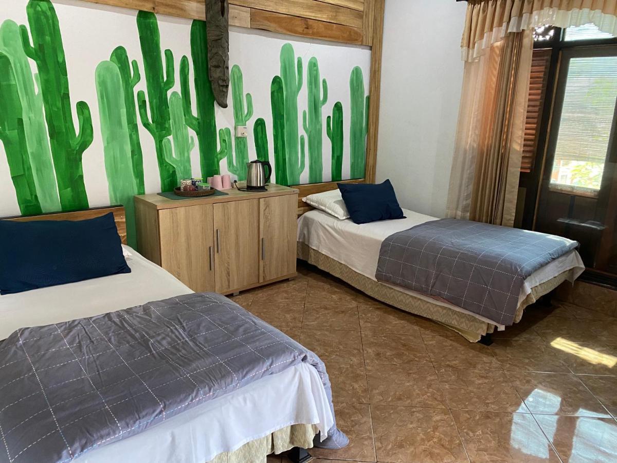 Kayuna Homestay Padang Bai Exterior foto