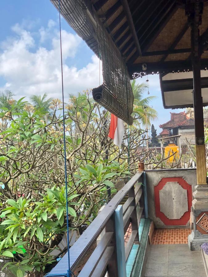 Kayuna Homestay Padang Bai Exterior foto